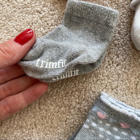 Bundle of 8 baby girl 0-3M socks - Picture 6 of 7